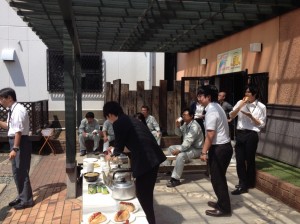 松井産業名物の食事会 (3)